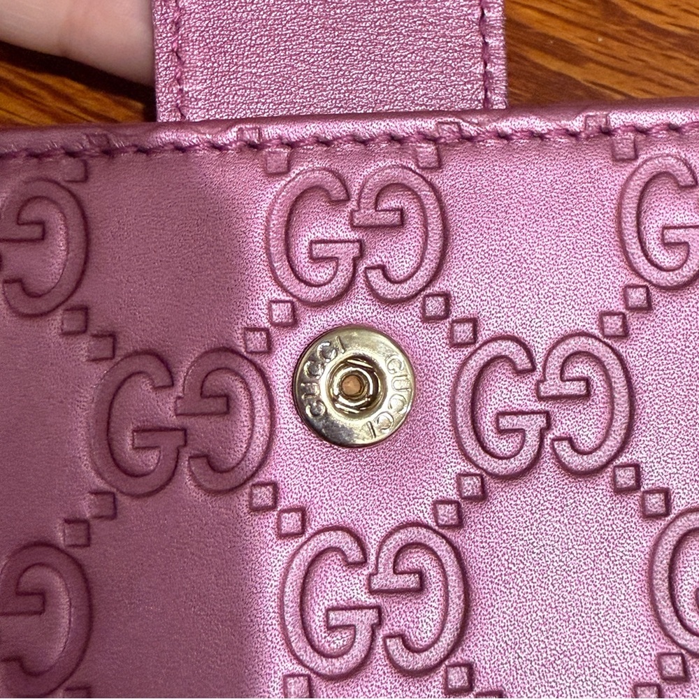Gucci Pink Metallic Embossed Wallet - Picture 6 of 15